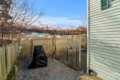 28 Liberty St, Lowell, MA 01851 - Photo 31