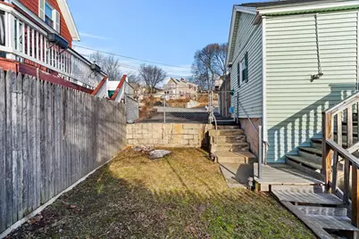 28 Liberty St, Lowell, MA 01851 - Photo 33