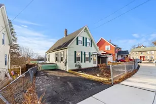 28 Liberty St, Lowell, MA 01851 - Photo 37