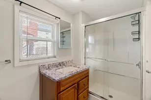 28 Liberty St, Lowell, MA 01851 - Photo 7