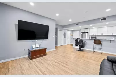 1 Powder Mill Sq #102, Andover, MA 01810 - Photo 5