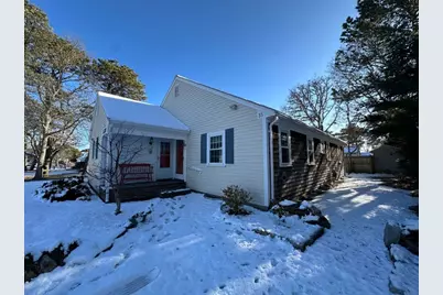 33 Kelleys Pond Rd, Dennis, MA 02670 - Photo 5