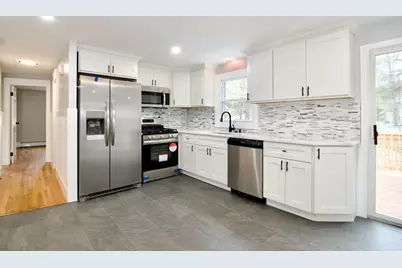 156 Saffron Cir, Springfield, MA 01129 - Photo 15