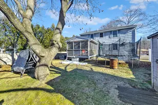 18 Clancy St, Chelmsford, MA 01824 - Photo 5