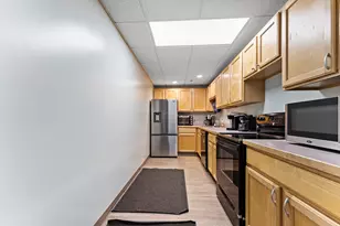 39 Pleasant St, Stoneham, MA 02180 - Photo 19