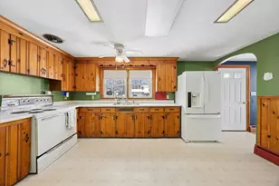 156 Hurd St, Fitchburg, MA 01420 - Photo 3