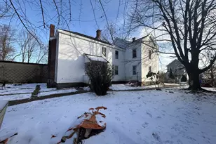 42 Florence St, Springfield, MA 01105 - Photo 3