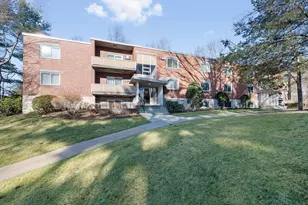 33 Jacqueline Rd, Waltham, MA 02452 - Photo 1