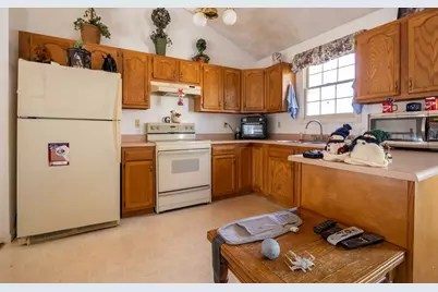 82 Belair Ave, Attleboro, MA 02703 - Photo 11