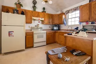 82 Belair Ave, Attleboro, MA 02703 - Photo 11