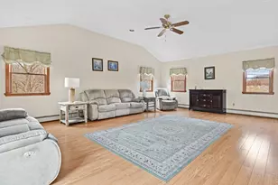 377 Read St, Seekonk, MA 02771 - Photo 3