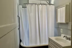 21 Bloomfield St, Springfield, MA 01108 - Photo 11