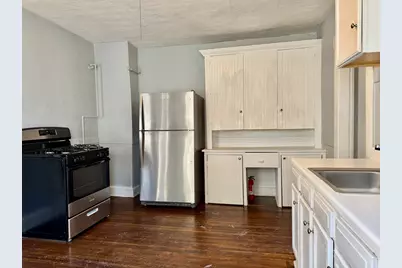 21 Bloomfield St, Springfield, MA 01108 - Photo 9