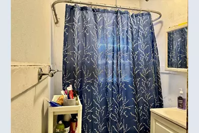 21 Bloomfield St, Springfield, MA 01108 - Photo 17