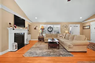 263 Plain St, Rehoboth, MA 02769 - Photo 11