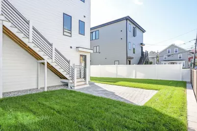 31 Hall St #2, Waltham, MA 02453 - Photo 23