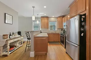 19 Howes St, Boston, MA 02125 - Photo 17