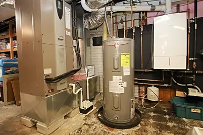 348 Lynn Fells Parkway, Saugus, MA 01906 - Photo 35