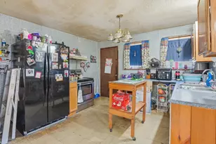 5 Russell Ave, Ashburnham, MA 01430 - Photo 9