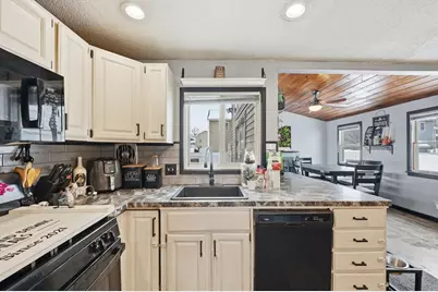 130 Spear Rd, Springfield, MA 01119 - Photo 9