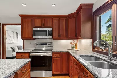 22 Elm St, Canton, MA 02021 - Photo 5