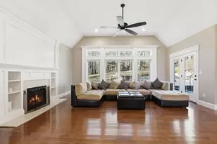 71 Regency Pl, North Andover, MA 01845 - Photo 5