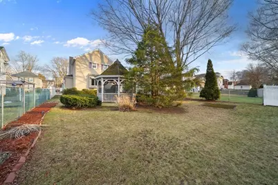 27 Vernon St, Haverhill, MA 01835 - Photo 37