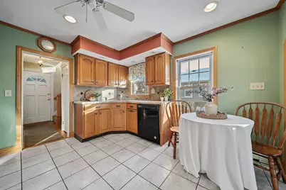 27 Vernon St, Haverhill, MA 01835 - Photo 15