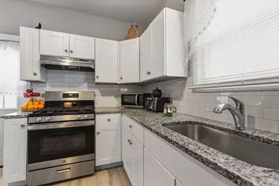 271 Mulberry St, Fall River, MA 02721 - Photo 5