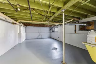 18 Cedar St, Northampton, MA 01060 - Photo 35