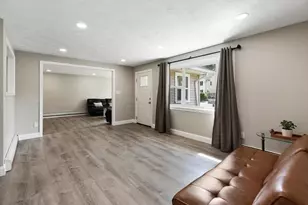 18 Brookfield Dr, Brockton, MA 02302 - Photo 3