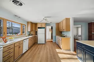 35 Peters St, North Andover, MA 01845 - Photo 11