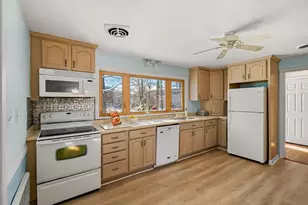 35 Peters St, North Andover, MA 01845 - Photo 13