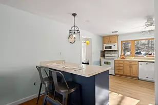 35 Peters St, North Andover, MA 01845 - Photo 9