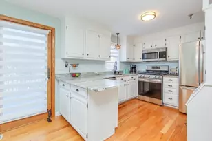 51 Tobey Rd, Dracut, MA 01826 - Photo 7