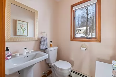 40 Hillcrest Ave, Worcester, MA 01602 - Photo 13