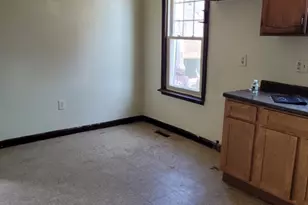 20 Sprague St, West Springfield, MA 01089 - Photo 11