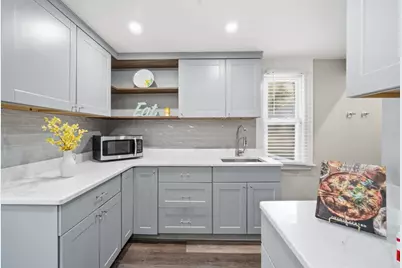 106 Amherst St, Springfield, MA 01109 - Photo 13