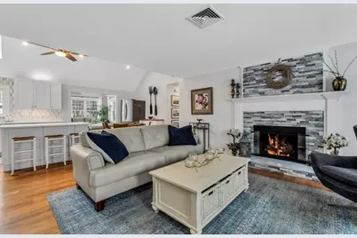 9 Washburn Pl, Dennis, MA 02641 - Photo 7