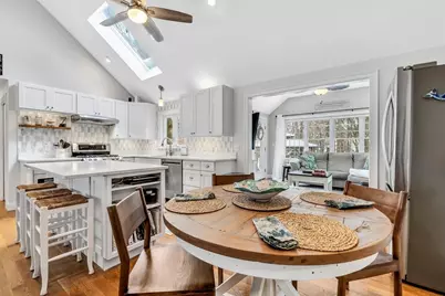 9 Washburn Pl, Dennis, MA 02641 - Photo 9