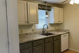 192 Pleasant St, Leominster, MA 01453 - Photo 3