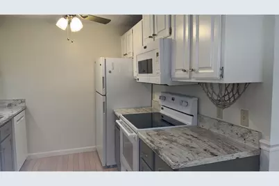 192 Pleasant Street #25, Leominster, MA 01453 - Photo 5