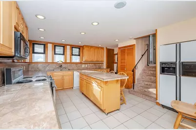 731 Hilldale Ave, Haverhill, MA 01832 - Photo 7