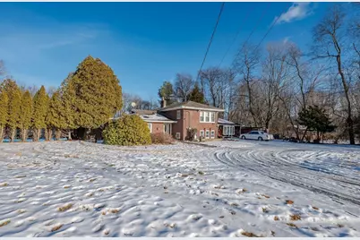 731 Hilldale Ave, Haverhill, MA 01832 - Photo 3