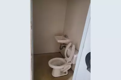 475 Church St, New Bedford, MA 02745 - Photo 11