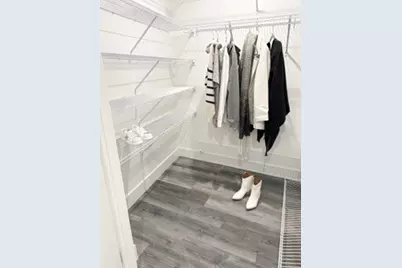 585 Essex St #326, Lynn, MA 01901 - Photo 5