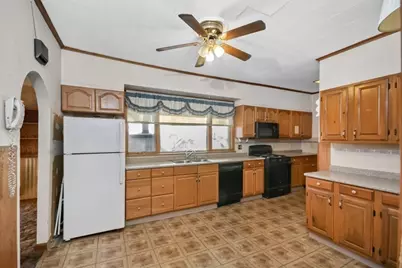 34 Putnam St, Somerville, MA 02143 - Photo 13