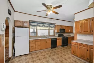 34 Putnam St, Somerville, MA 02143 - Photo 13