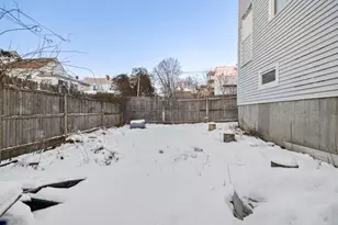 34 Putnam St, Somerville, MA 02143 - Photo 5