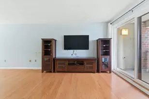 22 Railroad St, Andover, MA 01810 - Photo 13